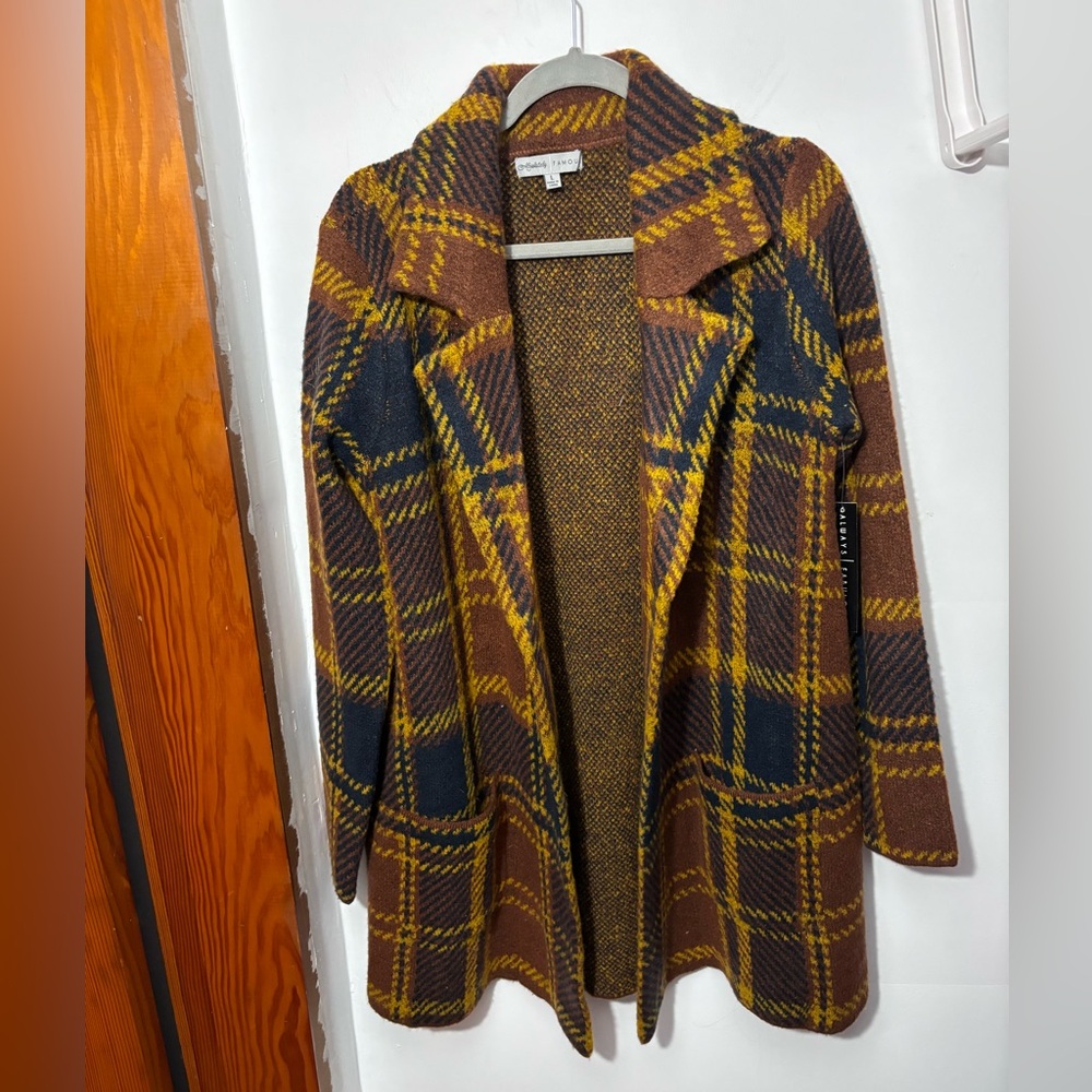 NWT Absolutely Famous